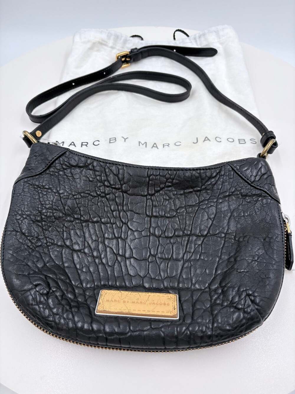 Marc Jacobs hobo crossbody leather purse, zipper expansion on bottom of purse